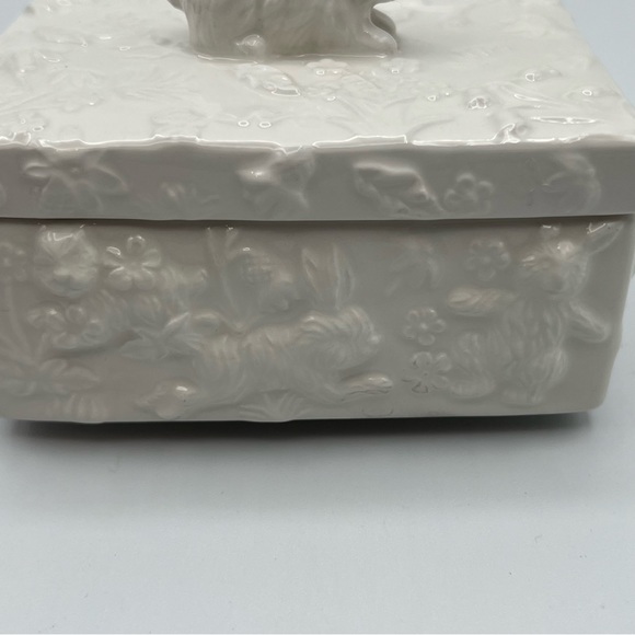Bunny Rabbit Trinket Box Ducks Chicks Lambs Flowers Global Design Kate Williams - Picture 13 of 16